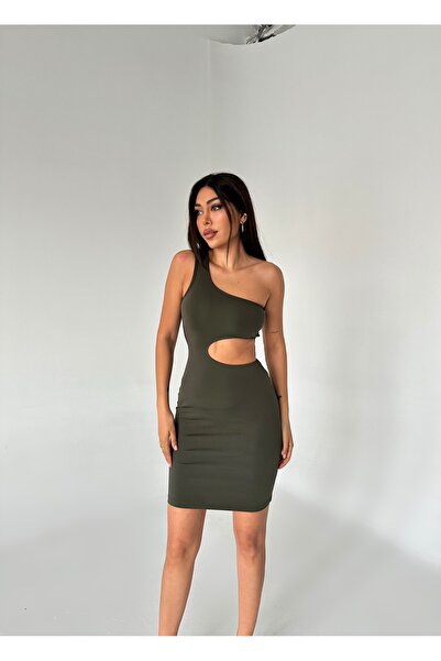 KİM Kİ O Rochie mini cu un umăr - damă, țesătură adunată, detaliu decupat