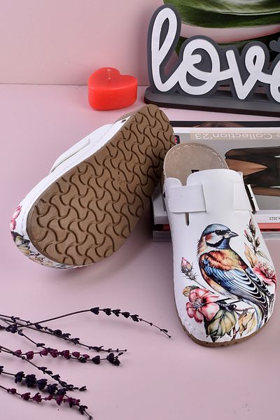 DOGİYE 8086 Πολύχρωμες παντόφλες Comfort Sabo με στάμπα πουλιών