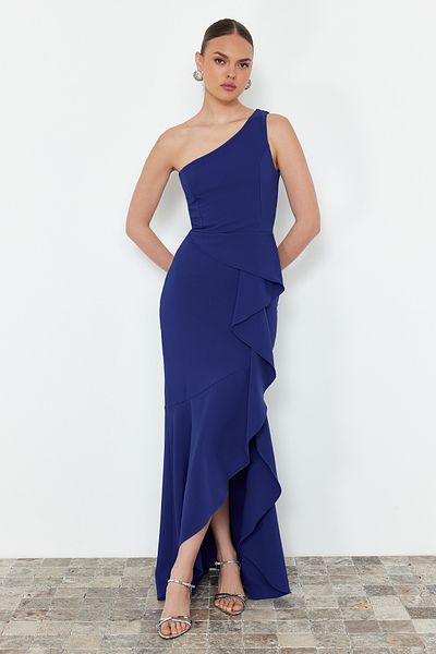 Trendyol Collection Tkané dlouhé večerní šaty s jedním rukávem - Šaty TPRSS24AE00126