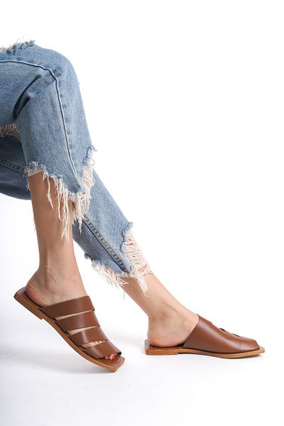 DaphneSandals شبشب نسائي من الجلد الطبيعي بلون أسمر - تصميم خاص T9002