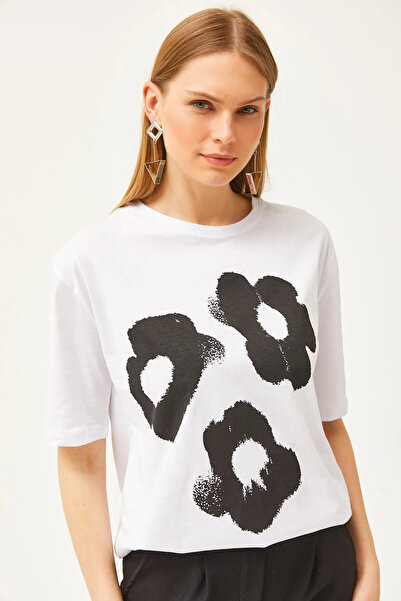 Buklemoda Papatya Baskılı Rahat Kalıp T-Shirt