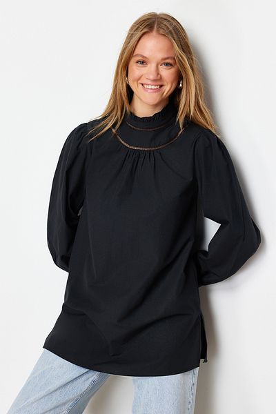 Trendyol Modest Bavlněná tkaná černá tunika – podrobně vyšívací límec TCTSS24UK00038