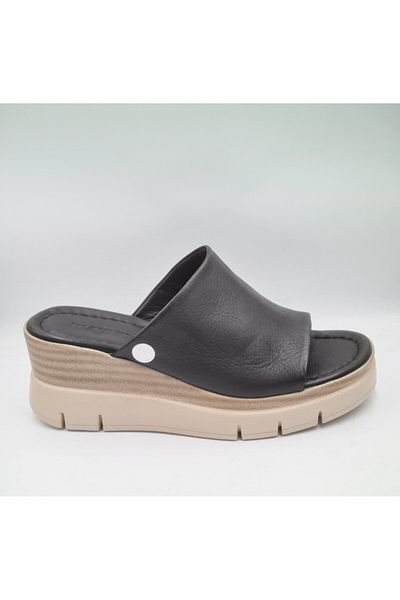 Mammamia D24YT-2395 Černé kožené dámské sandály – klínový podpatek (6 cm) a boční platforma (3 cm)