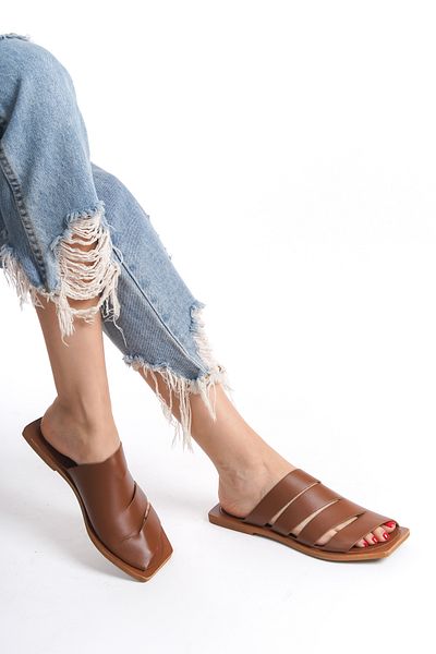 DaphneSandals شبشب نسائي من الجلد الطبيعي بلون أسمر - تصميم خاص T9002