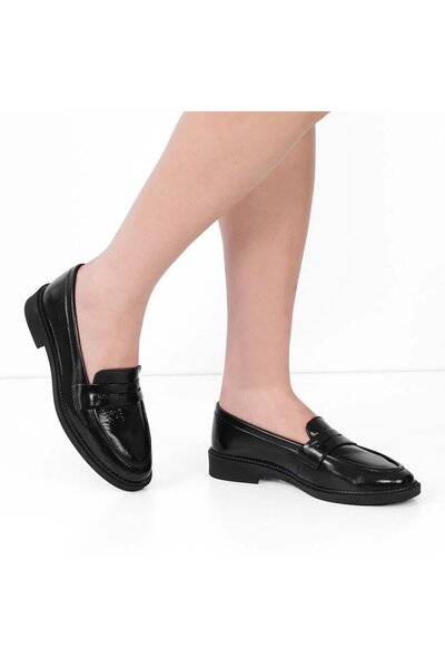 Celal Gültekin Siyah Rugan Kadın Ayakkabı 669 22630-16541