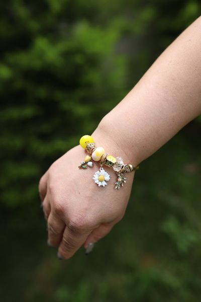 Arcane Ambiance Papatyalı Salı Charmlı Bileğe Ayarlanabilir Bileklik