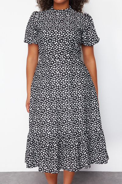 Trendyol Curve Šaty so zvieracou potlačou s golierom s čiernym balónovým rukávom - TBBSS24AH00135