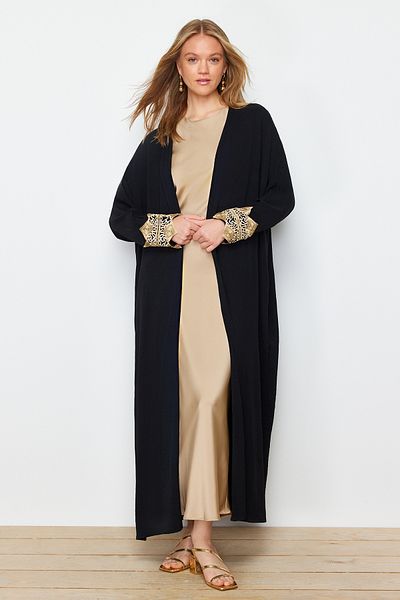 Trendyol Modest Černá vyšívaná manžeta tkaná Aerobi, Cap & Ferace & Abaya