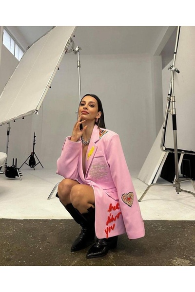 London Pembe İşlemeli Blazer Ceket