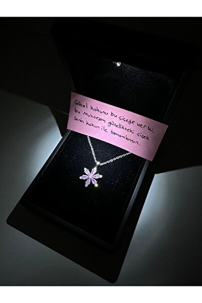 DMR Accessoire قلادة زهرة الكاميليا الفولاذية قلادة اللوتس في صندوق مضيء