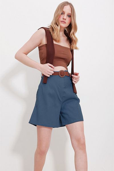 Trend Alaçatı Stili Dámské tmavě modré kraťasy Gabardine se slámovou tkaninou ALC-X10271