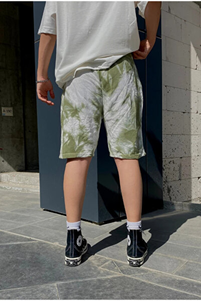 NEWLAKER Unisex Oversize Pocketed Batik Patterned Shorts