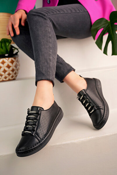 Nexs Дамски черни перфорирани маратонки с връзки и каучук