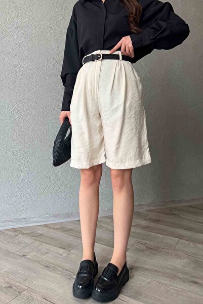 Seda Yalçın Atelier Βασικό σορτς βερμούδας με διπλή πιέτα σε μπεζ χρώμα