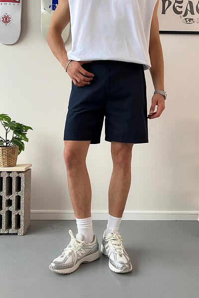 Flaw Wear شورت من القماش الأزرق الداكن المريح للغاية مع الليكرا