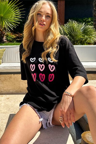 Trend Alaçatı Stili Woman's Black Crew Neck Heart Printed T-Shirt ALC-X12257