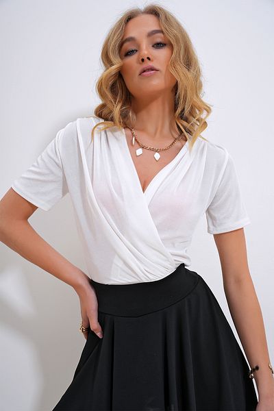 Trend Alaçatı Stili Woman's White Double-breasted Body Suit with Snaps at the Bottom ALC-X11941