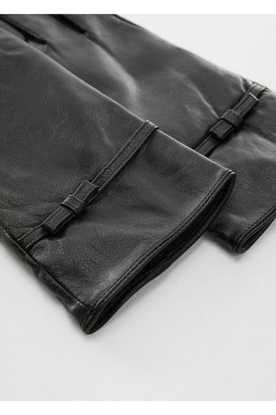 MANGO Woman Women's Black Gloves57027746