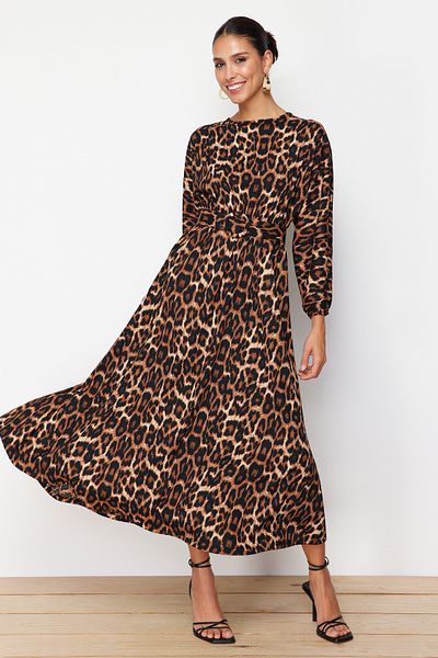 Trendyol Modest Brown Leopard Print Crinkle Woven Dress with Belt Detail TCTSS24EB00233