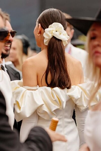 Atılgan Grp Lüx İpek Saten Kumaş XXL Scrunchie Toka, En  Büyük Boy Simit Toka...