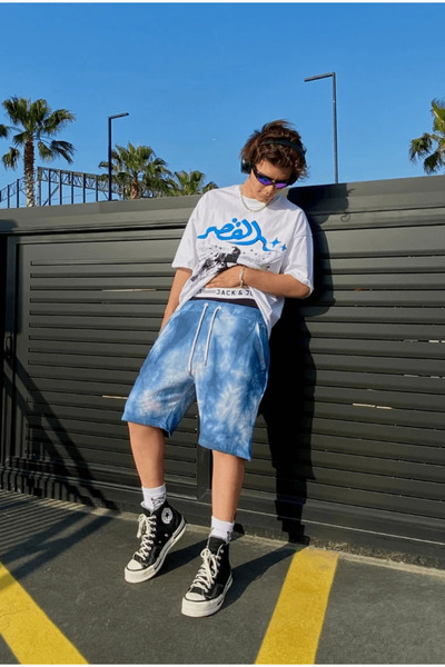 NEWLAKER Unisex Oversize Pocketed Batik Patterned Shorts