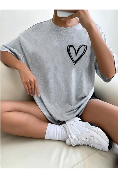 TURLUHAN Minimal Heart Printed White Oversize Tshirt