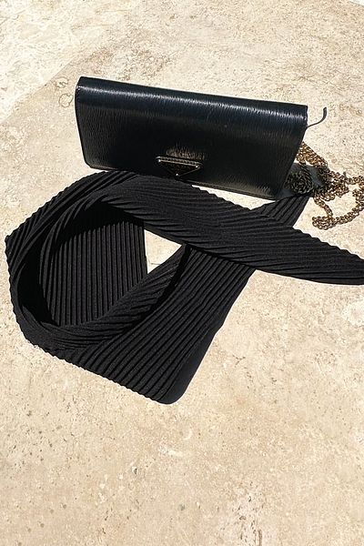 Trend Alaçatı Stili Woman's Black Pleated Scarf ALC-X12336