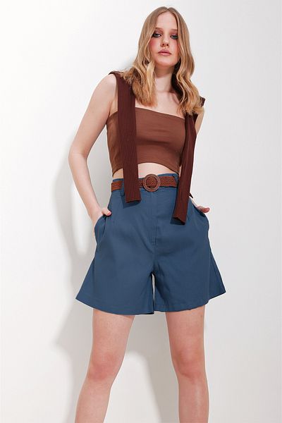 Trend Alaçatı Stili Dámské tmavě modré kraťasy Gabardine se slámovou tkaninou ALC-X10271