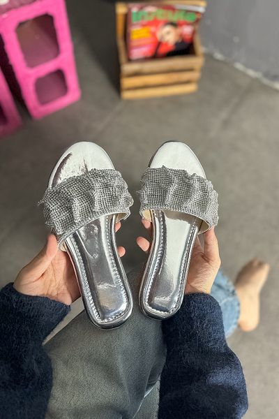SHOEBELLAS Papuci de damă cu ciucuri argintiu cu detalii de piatră