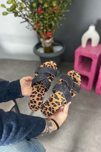 SHOEBELLAS Eleta Leopard Ivy Detailed Women's Slippers