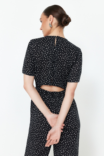 Trendyol Collection Černý puntíkovaný viskózový maxi tkaný overal TWOSS24TU00048