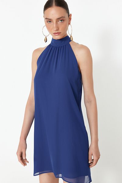 Trendyol Collection Μίνι υφαντό φόρεμα με φόδρα σιφόν με ίσια κοπή με καπίστρι TWOSS23EL01059