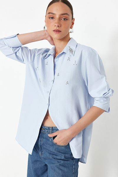 Trendyol Collection Světle modrá Stone Detailed Woven Shirt - Regular Fit TWOSS24GO00069