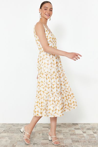 Trendyol Collection Gelbes Midikleid mit Stickerei – Taillenöffnung, gewebt – TWOSS24EL00796