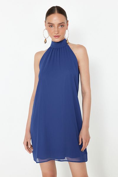 Trendyol Collection Μίνι υφαντό φόρεμα με φόδρα σιφόν με ίσια κοπή με καπίστρι TWOSS23EL01059