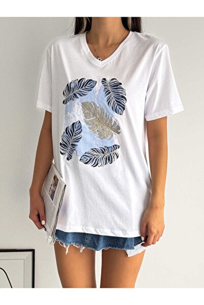 Laderra V-Neck Feathers Patterned T-Shirt