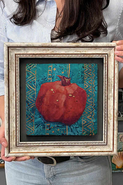 FİNS STONE DECOR Çerçeveli Tablo Taş Duvar Dekoru 30 X 30 Cm Nar Temalı Özel Çizim