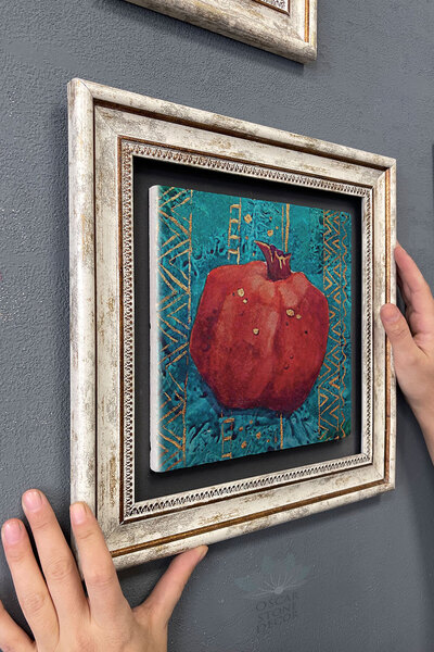 FİNS STONE DECOR Çerçeveli Tablo Taş Duvar Dekoru 30 X 30 Cm Nar Temalı Özel Çizim