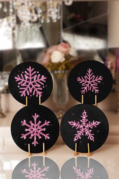 Realhomes 4-Piece Black Floor Pink Snowflake Designed Placemat & Supla