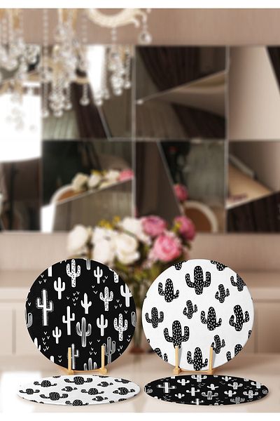 Realhomes 4-Piece Black and White Cactus Designed Placemat & Supla
