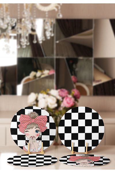 Realhomes 4-Piece Checkerboard Floor Kissing Girl Designed Placemat Supla