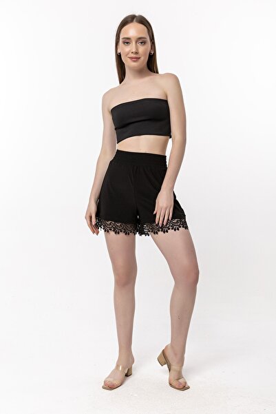 Laranor Σορτς με λεπτομέρεια γκιπούρ και ελαστική μέση