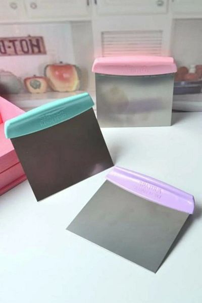 AKCAKESE Dough Cutting Apparatus Spatula