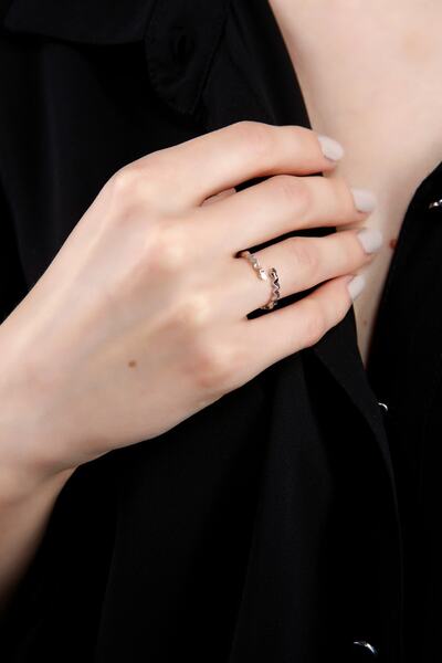 AURRARİ Kadın Gümüş Kaplama Asimetrik Çentik Yüzük