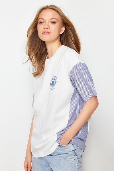 Trendyol Collection Poplin Extra Detailed Ecru Knitted Printed T-Shirt - Oversize, TWOSS24TS00005