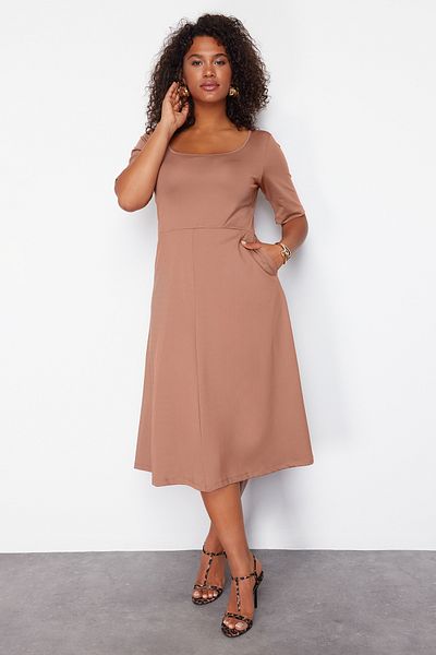 Trendyol Curve Mink More Sustainable Midi πλεκτό φόρεμα TBBSS24AH00168