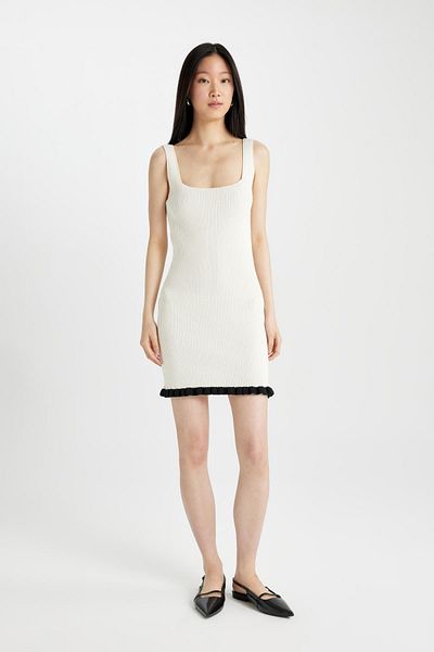 DeFacto Tailliertes, ärmelloses, geripptes Minikleid mit quadratischem Ausschnitt D3001AX24SM