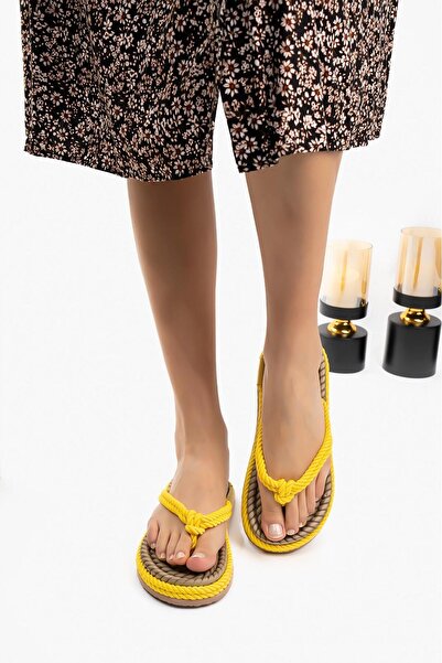 Shupe Жовті зручні жіночі солом'яні капці - між пальцями