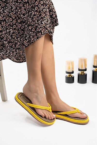 Shupe Жовті зручні жіночі солом'яні капці - між пальцями