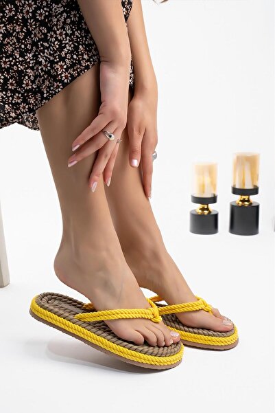 Shupe Жовті зручні жіночі солом'яні капці - між пальцями